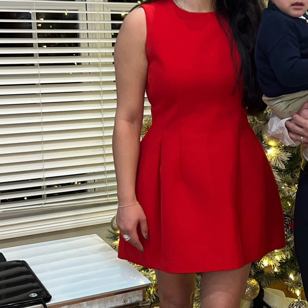 Selling this dress because i dont need it anymore, i wore it once.